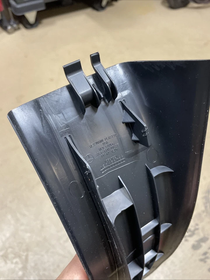 13-19 梅赛德斯 GL450 GL550 X166 后左门窗台磨损板装饰盖 Oem — 第 4/4 张图片