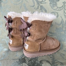 UGG Kids Bailey Bow II Boots Chestnut Sheepskin Wool Lined Size 8