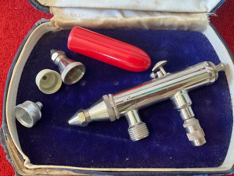 Vintage Rare The Wold Airbrush Air Brush  In Case w/ Accessories