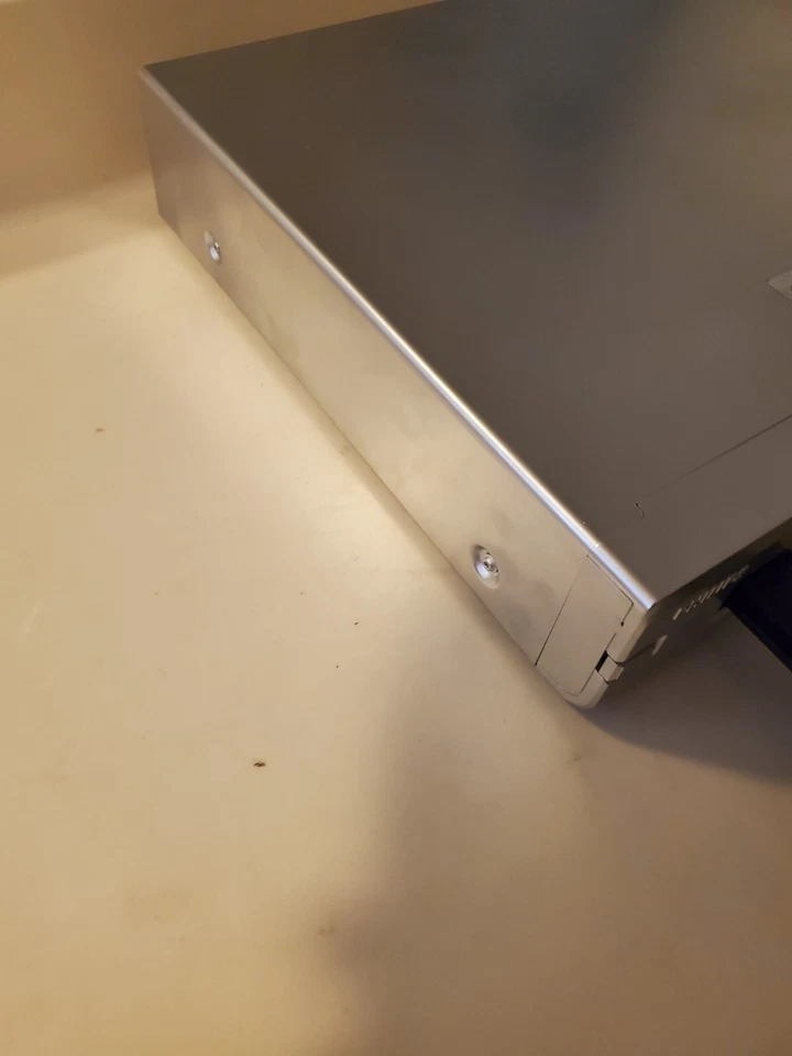 Philips DVDR75 Progressive-Scan DVD Player & Recorder - No Remote - Image 2 of 4