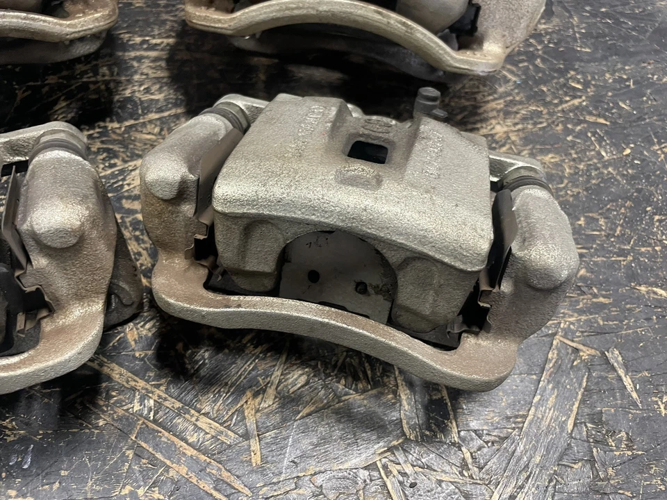 Hyundai Genesis 2010-2016 cupé OEM delantero trasero izquierdo derecho juego de pinzas Foto 4 de 4