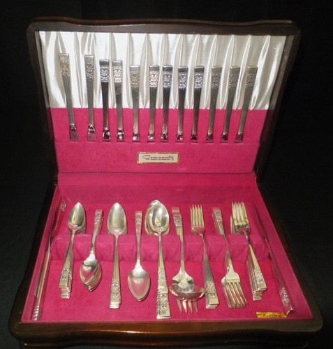 SALE  Nice 87pc Community "Coronation" silver-plated flatware set for 12 --- #89