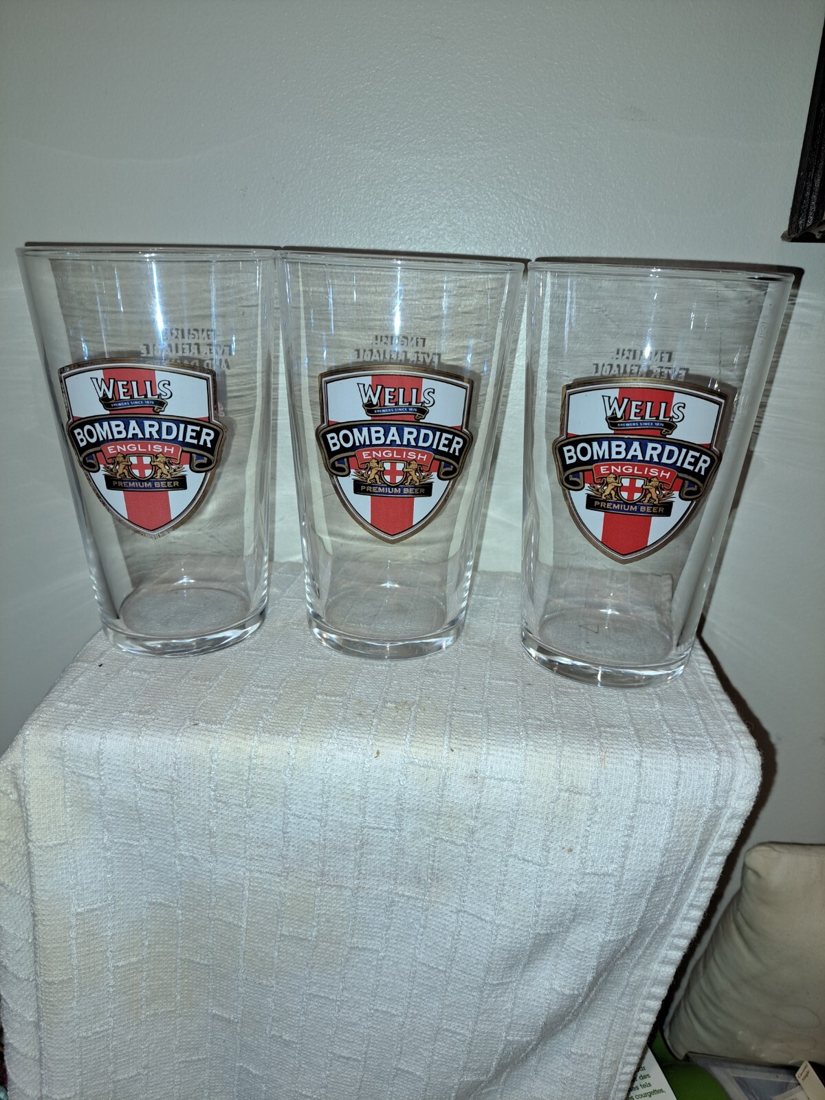 Wells BOMBARDIER BEER GLASS PINT CC MB SET OF 3 Bang On eBay