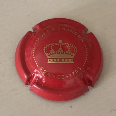 Moet Et Chandon Golden Crown Champagne Capsule Red Caps