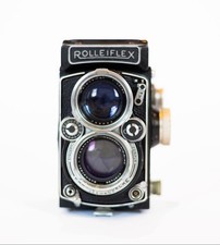 Rolleiflex 2.8D TLR Camera   Schneider Xenar 80mm f/2.8 Lens   Synchro-Compur  