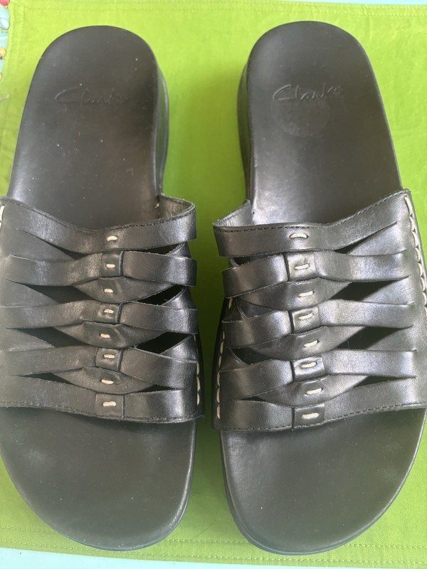 Clarks Black Leather Strappy Slide-On Sandals, Women’s Casual, Size 9M