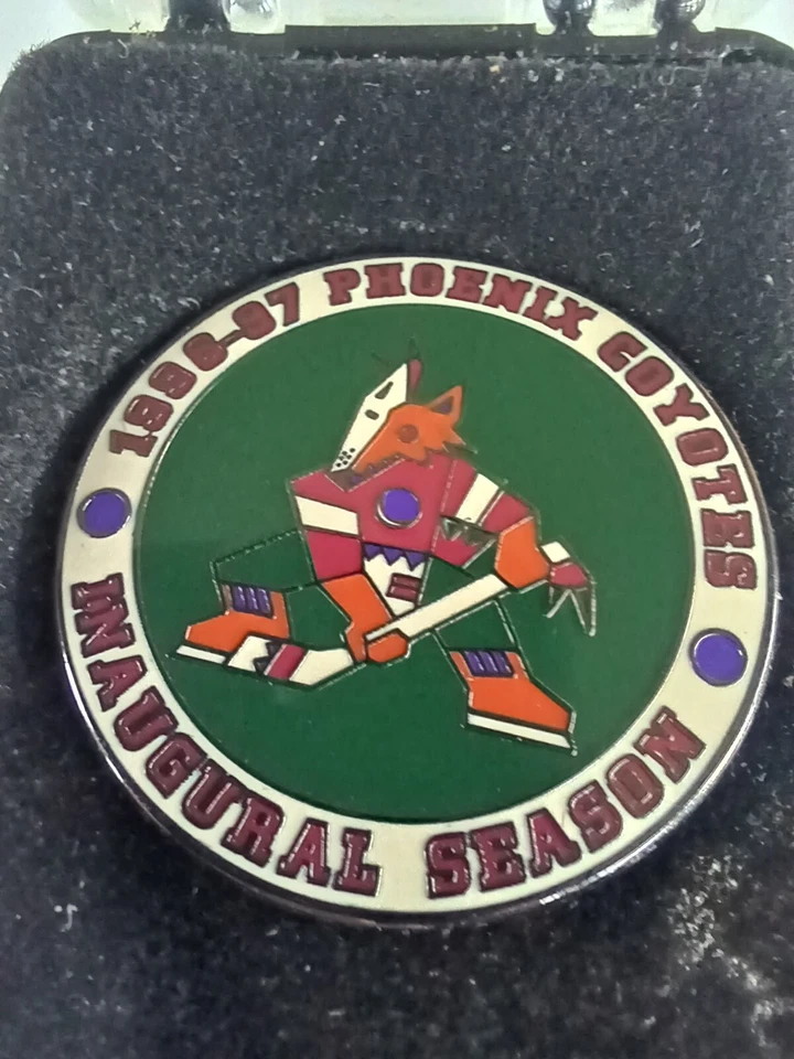 PHOENIX Coyotes 1996 97 Inaugural Season Pin # 783 Of 5000 PETER DAVID Limited - Image 2 of 4