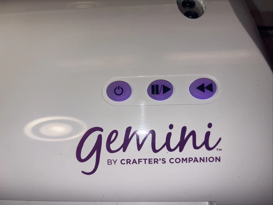 Crafters Companion Full Size Gemini Die Cut & Emboss Machine. - Image 2 of 4