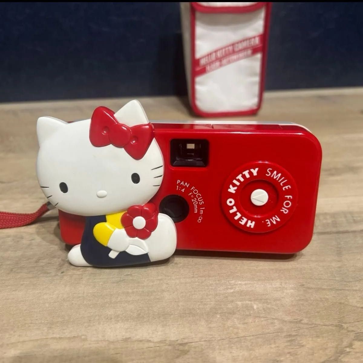Sanrio Hello Kitty フィルムカメラ 1976 Vintage Sanrio Hello Kitty Compact Film Camera Red Fuji Film 110