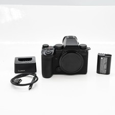 Panasonic Lumix DC-S5 IIX 24.2MP Mirrorless Digital L-Mount Camera S5IIX 069