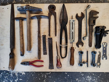 altes werkzeug schlosser, 20 Teile, Feilkloben, Hämmer, Zangen