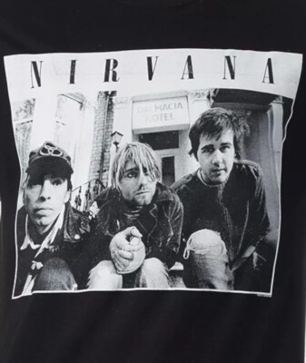 ミュージシャン NIRVANA(90'S)  PHOTO / BLK Nirvana Men's Short-Sleeve 90's Rock Photo Graphic T-Shirt (Black