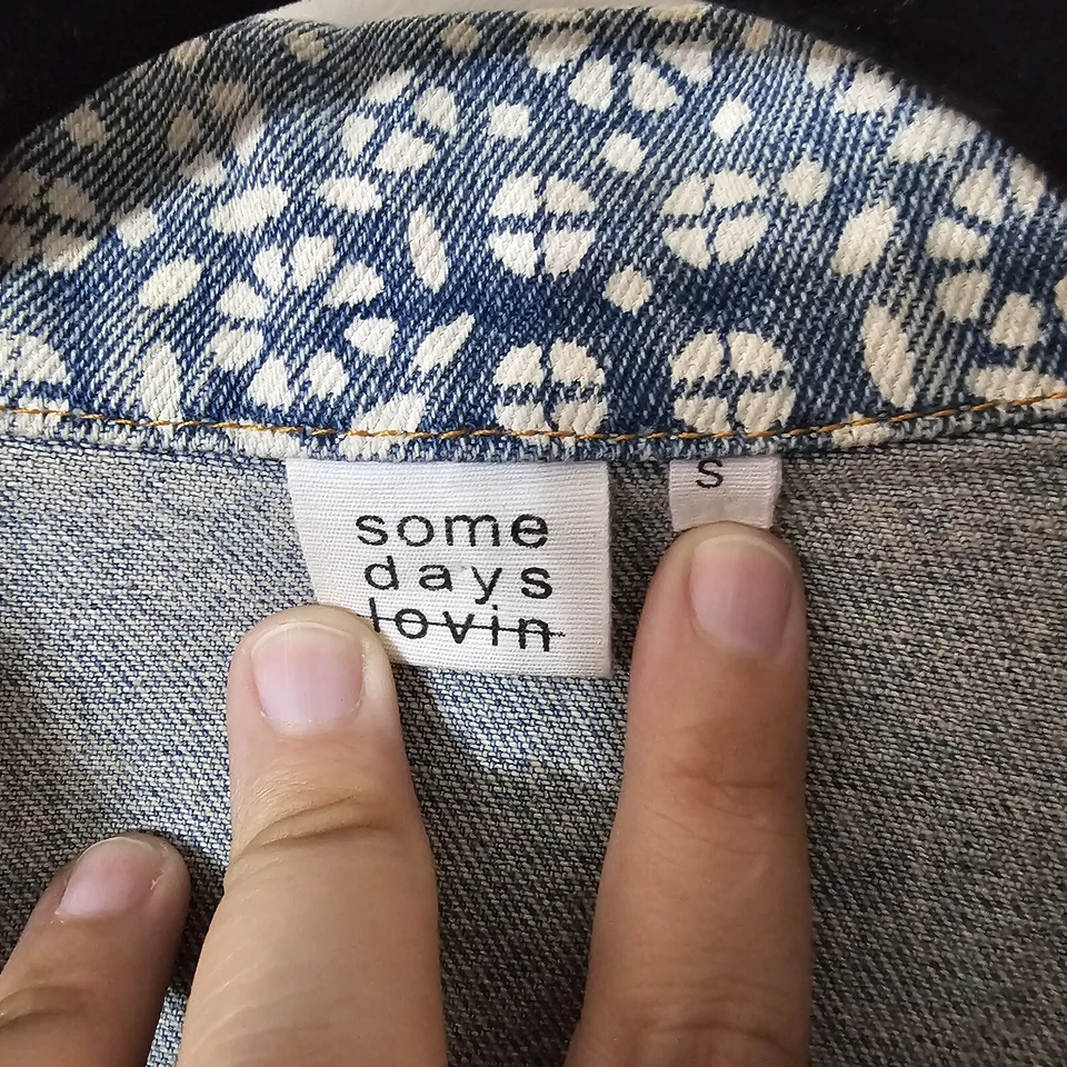 Длинная джинсовая куртка Somedays Lovin с цветочным принтом - Изображение 3 из 4