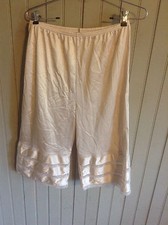 Wow Vintage Adonna med tan pantaloons with silky feel