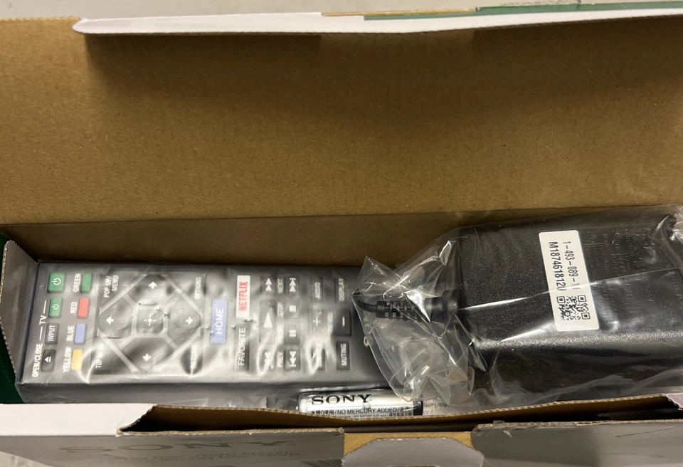 SONY BLUE RAY DISC DVD PLAYER BDP-S3700 Brand new.  Wifi - Image 3 of 3