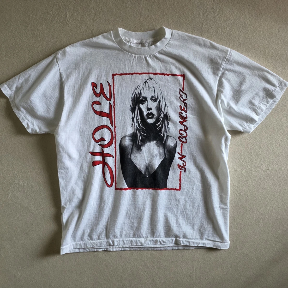 Preços baixos em Orifício Vintage Courtney Love Camisas para