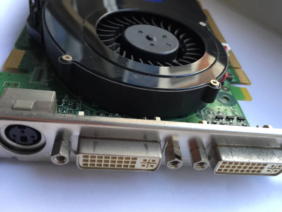 NVIDIA Quadro FX3450 256MB Dual DVI PCI-e 256BIT. - Image 3 of 4