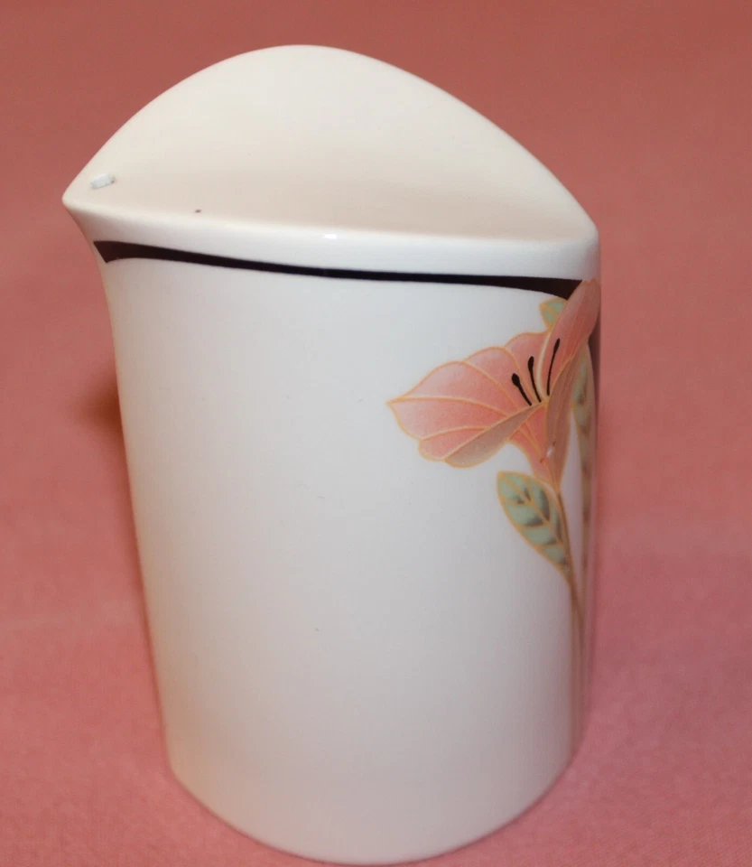 VILLEROY BOCH V&B Iris Pfefferstreuer H 8,5 cm Porzellan Porzellanstreuer 66976 - Bild 1 von 1