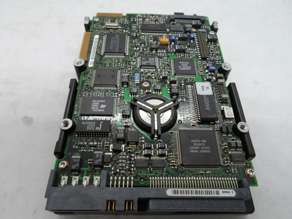 Seagate ST34573W 4.2GB 3.5 7200RPM Single Ended Wide Ultra-1 SCSI 68 Pin - Image 3 of 4