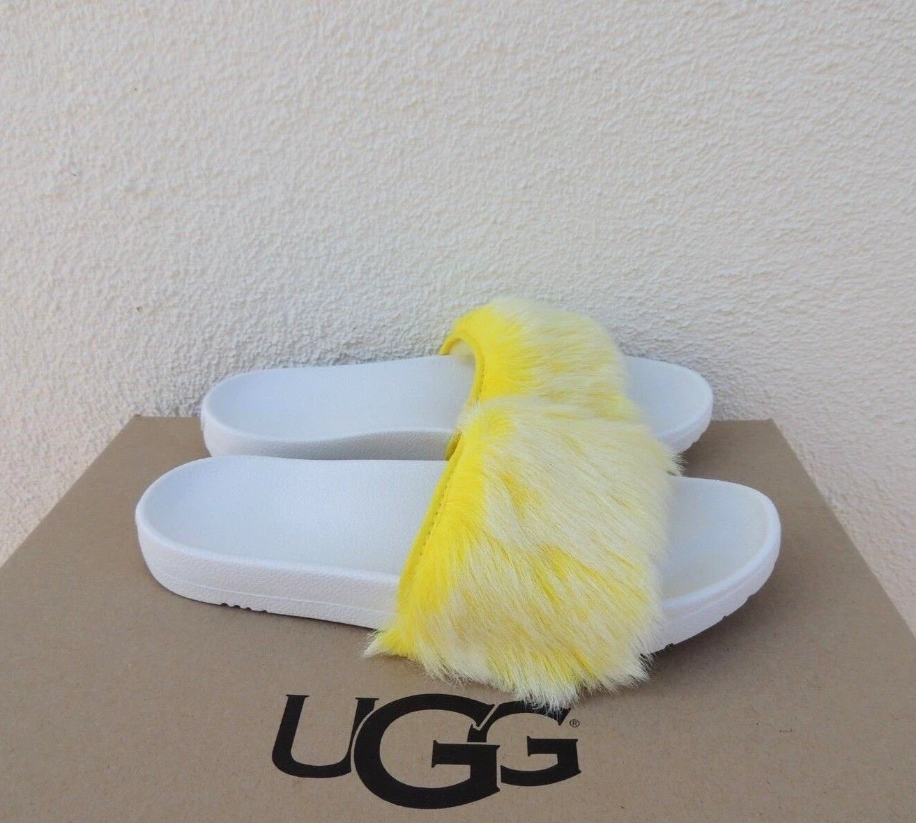 PANTOFOLE SCIVOLO UGG ROYALE PUNTA GIALLO LIMONE TOSCANA FLUFFIE US 7 EUR 38 ~NUOVE CON SCATOLA