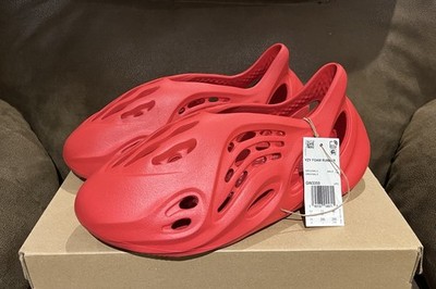 adidas Yeezy Foam Runner  display picture 3