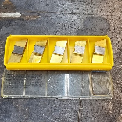 Qty 5 Kennametal NGD4250LK NGD 4250 LK 1114391 KC730 Carbide Grooving Inserts