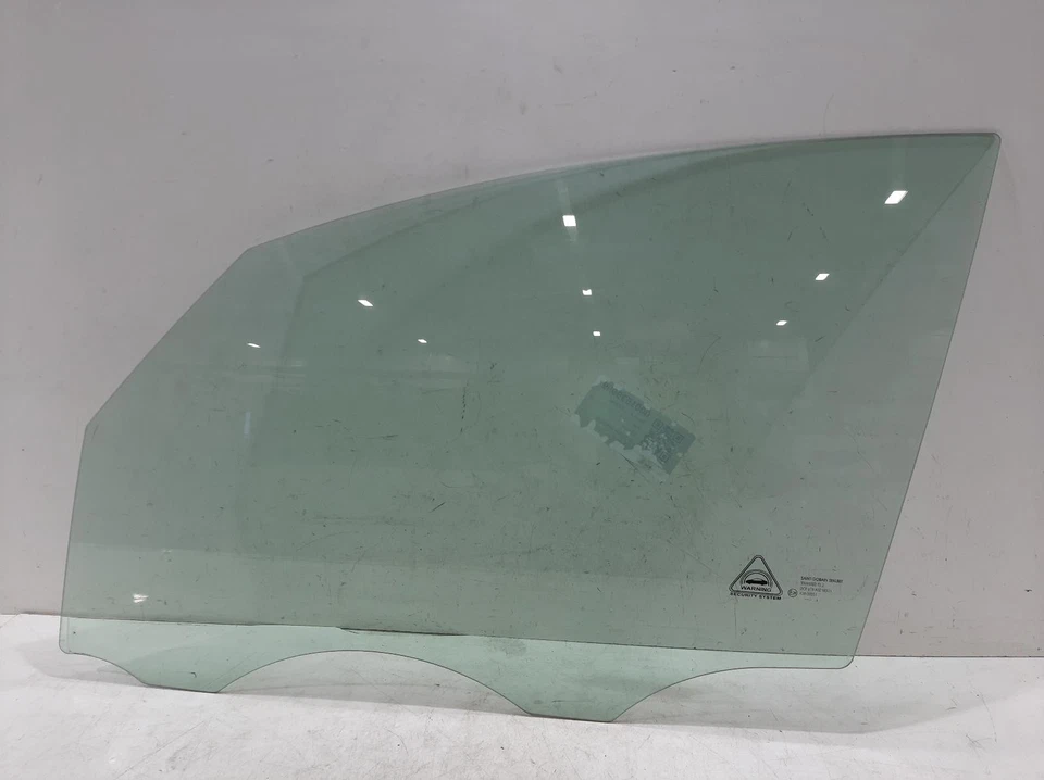 KIA VENGA 2 MK1 2010-2019 Hatch Front Left 5Dr Door Window Glass OEM 824111P000 - Image 1 of 4