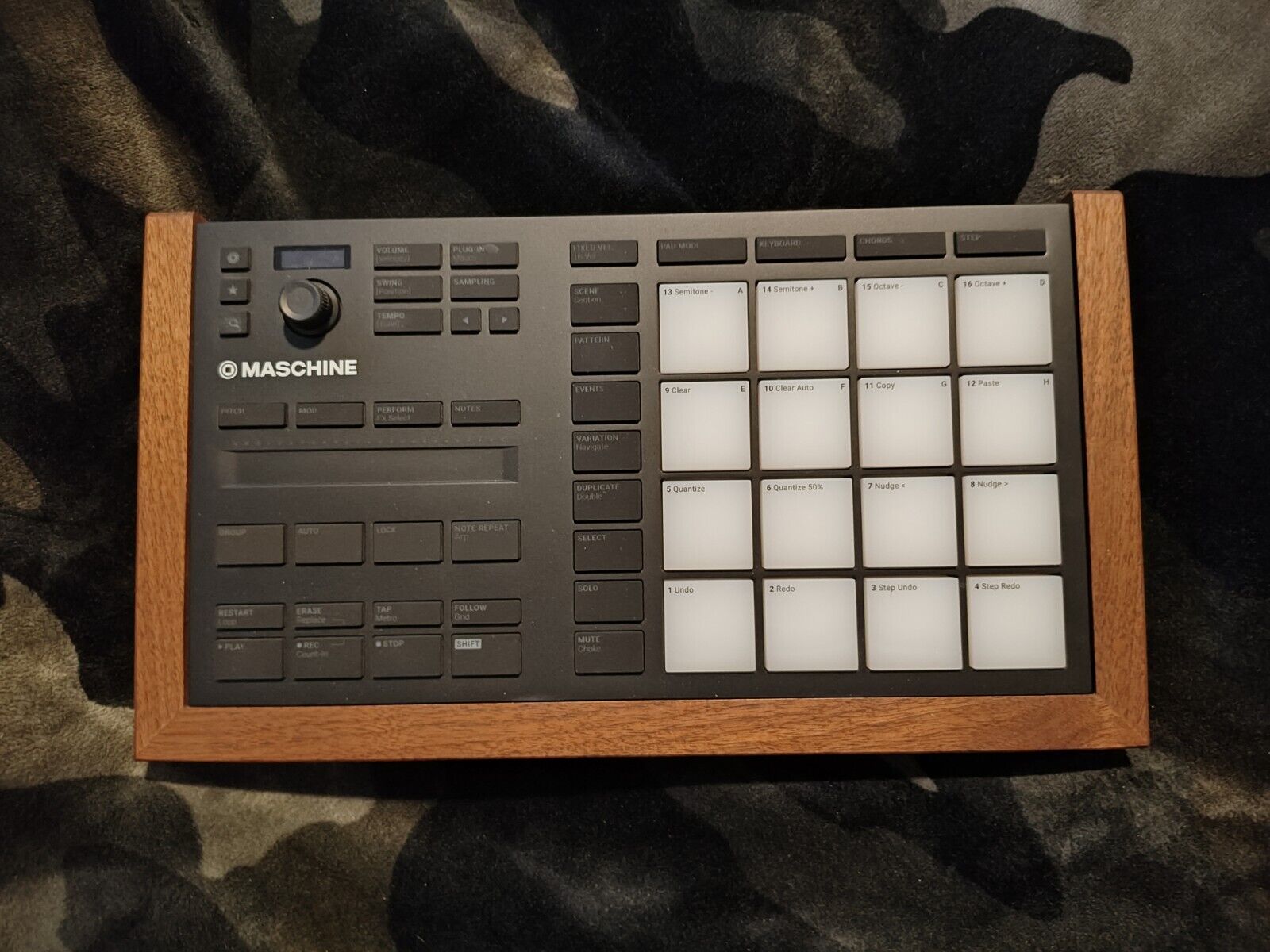 Native Instruments MASCHINE MIKRO MK3 Drum Controller With Custom Wood Case.