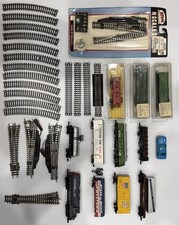 Lot Of N Scale Train Locomotives, Cars And Track