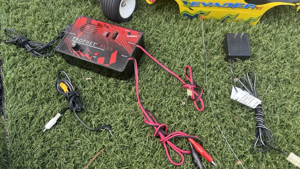 Vintage Duratrax Evader Roller Slider 1/10 Chassis Rc Truck Parts Project Car - Image 4 of 4