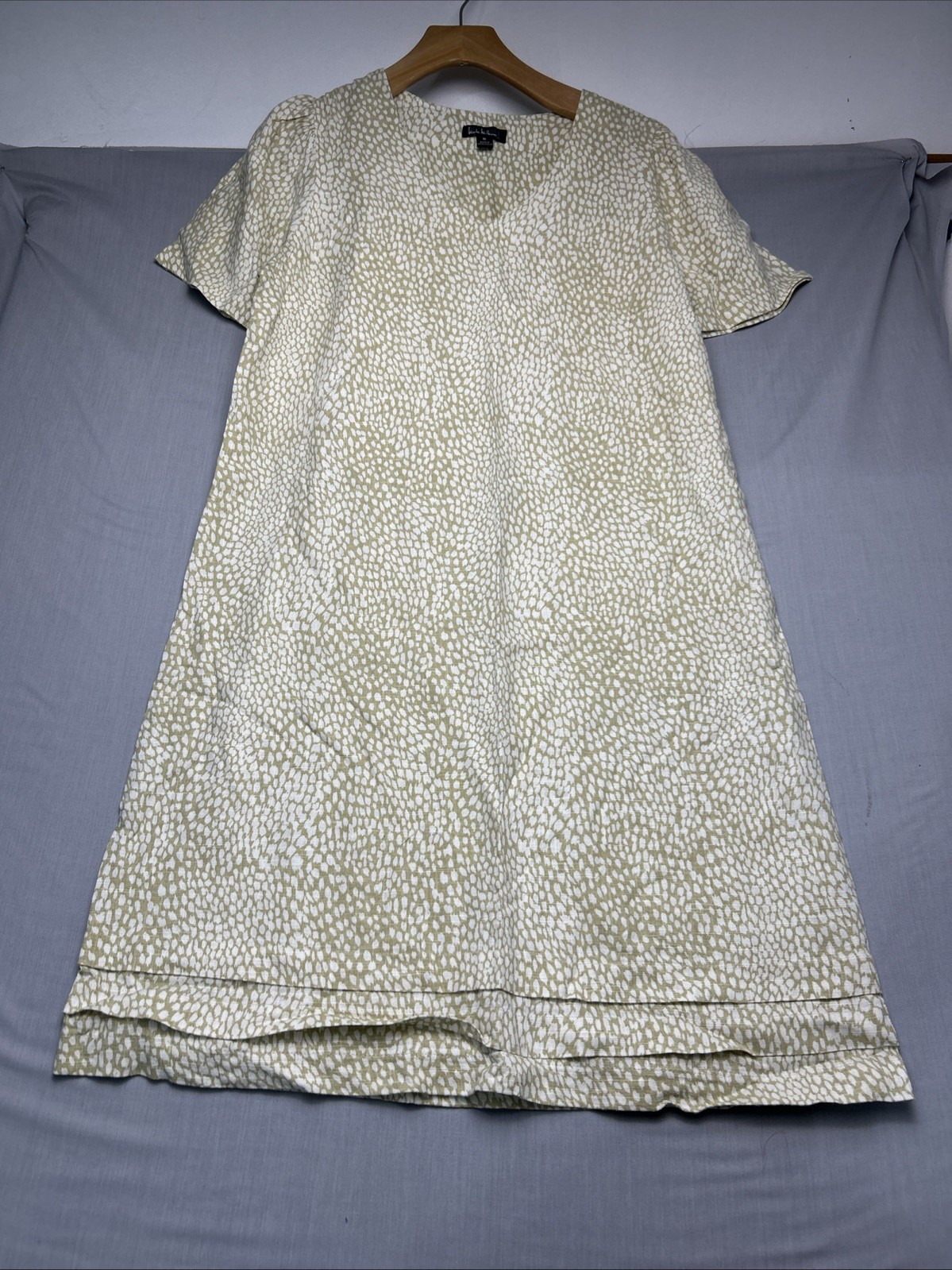 Nicole Miller Dress Womens M Beige White Linen Blend V Neck Short Sleeve-