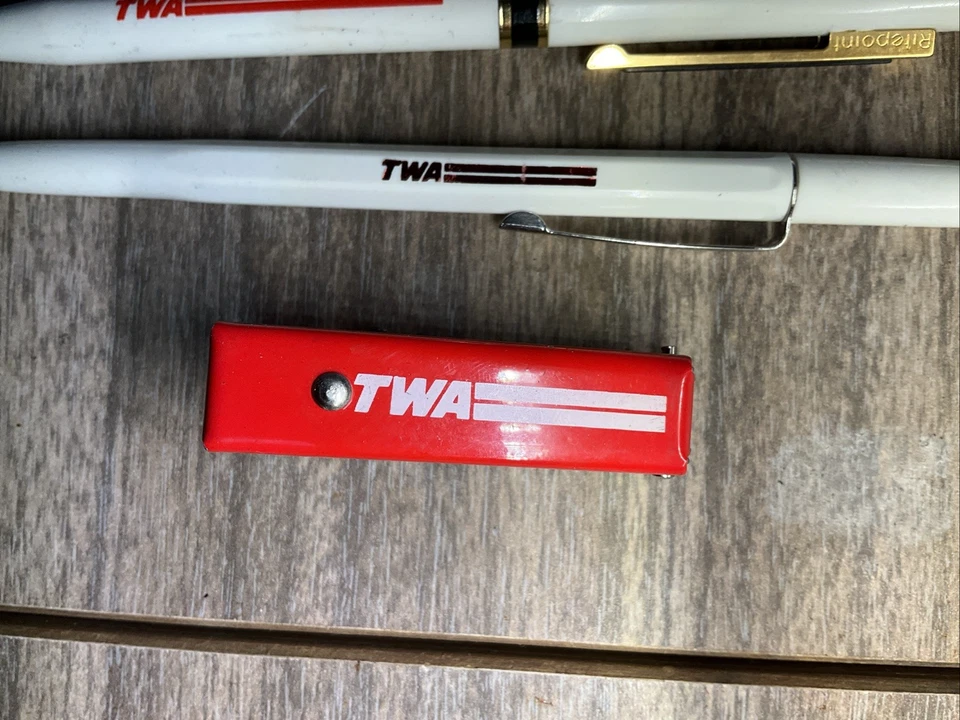 Lote de artículos de TWA Airlines - Lápiz mecánico promocional Sheaffer 1960 + bolígrafos + grapadora Foto 4 de 4
