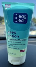 Clean  Clear Oil-Free Deep Action Exfoliating Facial Scrub, 5 oz.