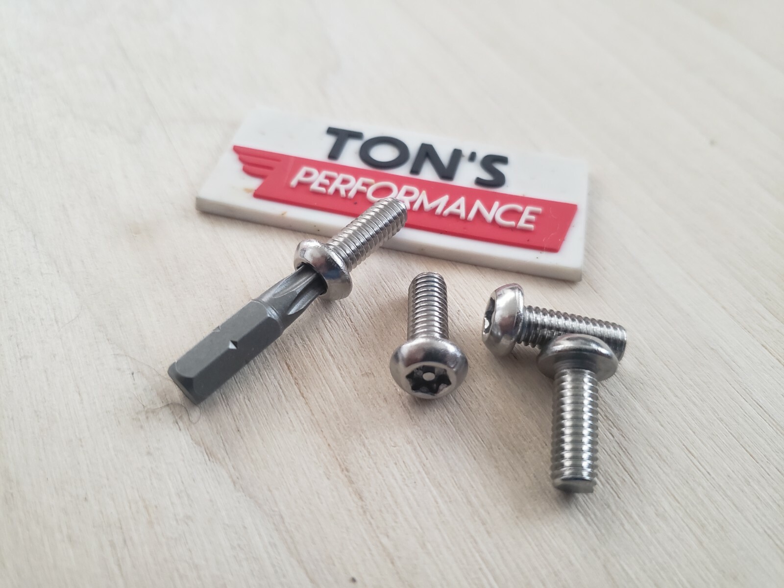 8 Best Anti-Theft License Plate Screws That Actually Work In 2026 - Foto 7