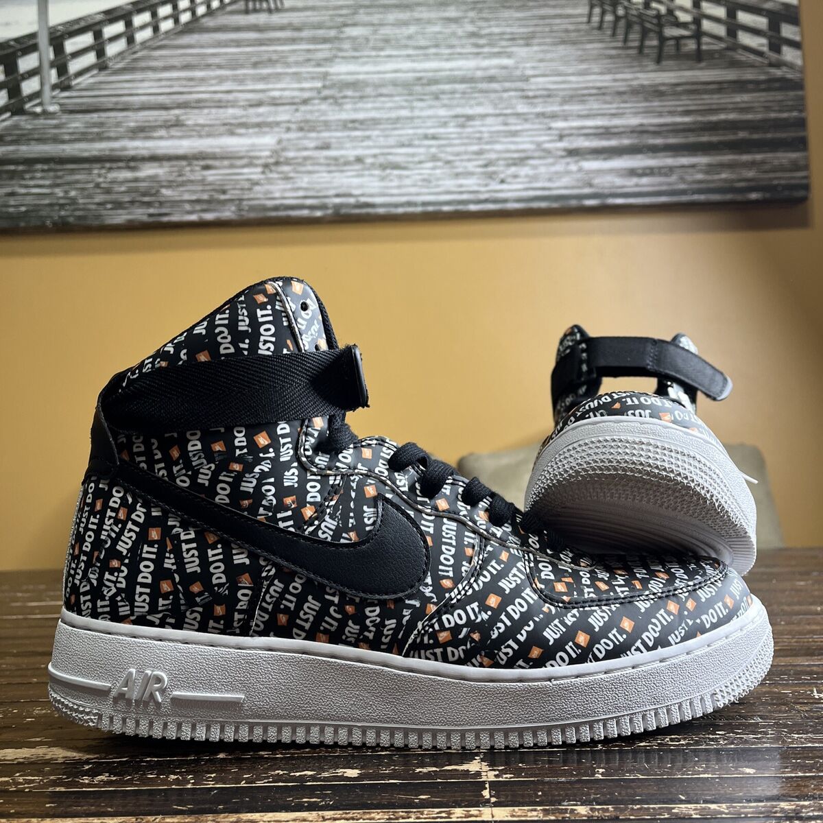 RARE NIKE Air Force 1 High '07 LV8 RARE NIKE Air Force 1 High '07 LV8