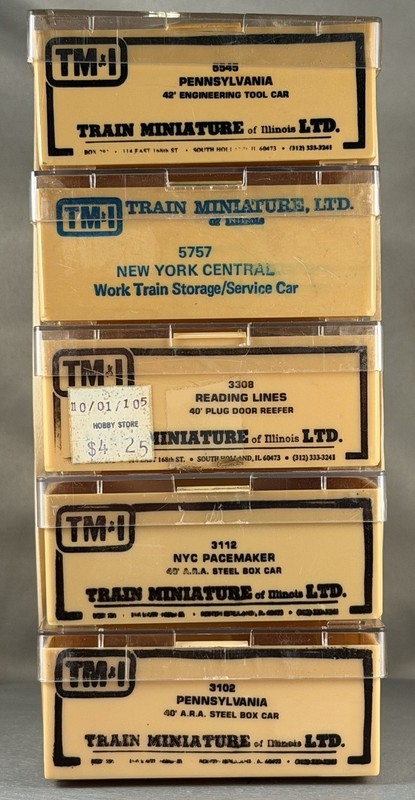 Train Miniature - 5 Empty Plastic 3-1/4" x 6-1/4" Boxes