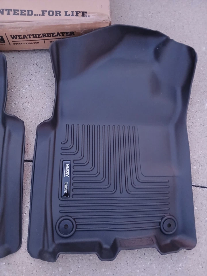 Alfombrillas moldeadas WeatherBeater para Ram 2500 3500 19-20 Ram 2500 3500 NUEVAS 13051 Foto 2 de 4