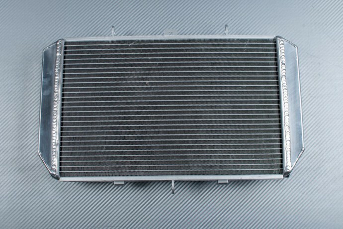 Radiateur eau en aluminium pour Kawasaki Z800 idéal pour vos sorties sur piste