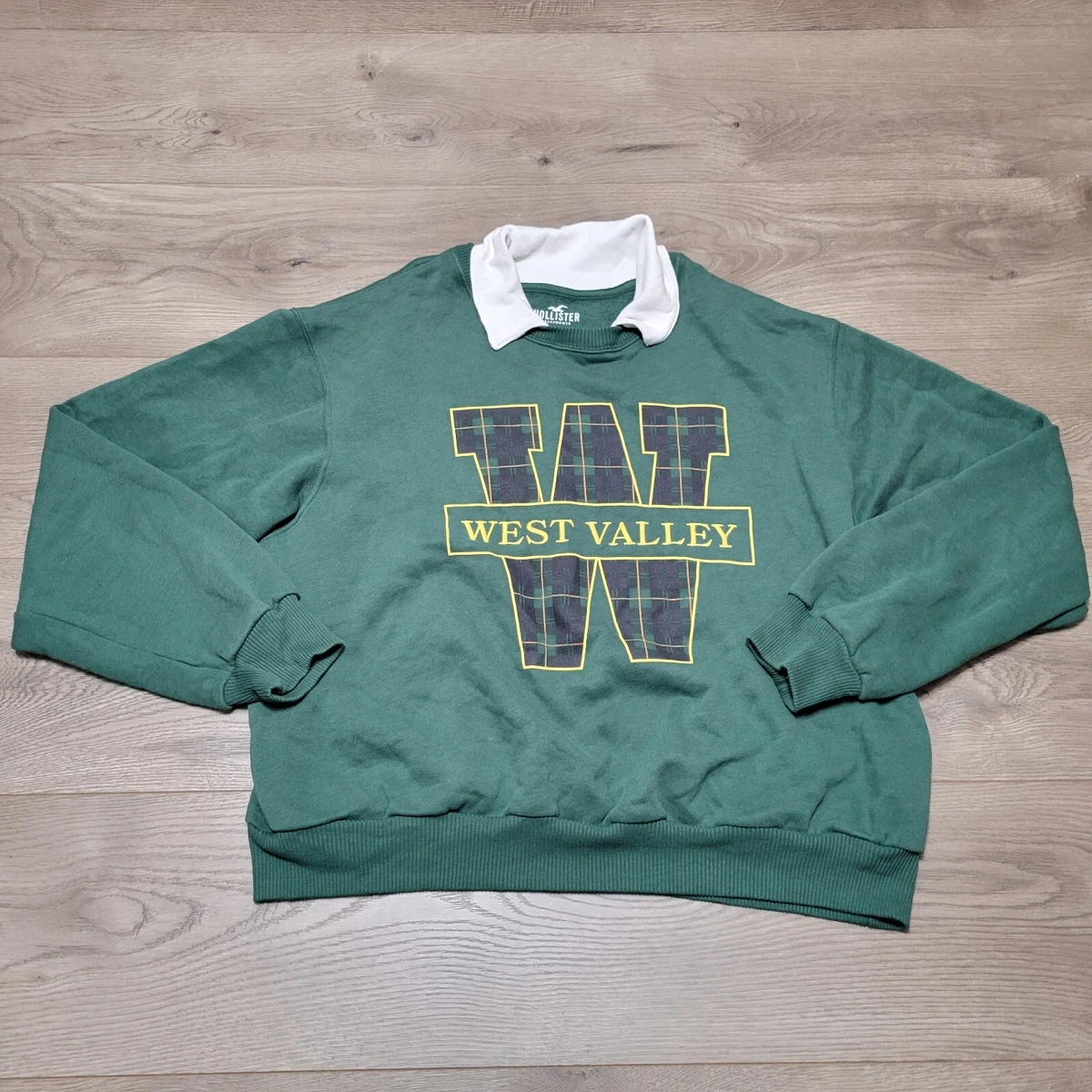 Green hollister best sale sweater