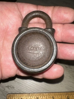 Antique Yale & Towne Padlock No Key! Rusty Old Rugged Lock