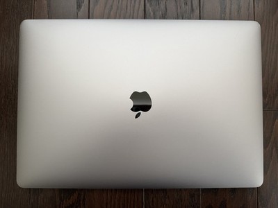 2018 Apple MacBook Pro 2.2GHz 6 Core Intel Core i7 (15.4-Inch