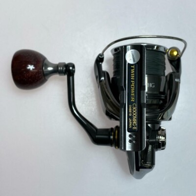 SHIMANO 24 Twin Power C3000MHG Spinning Reel w/ Wood Handle