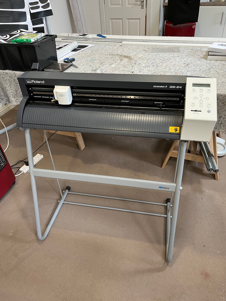 Roland CAMM 1 GS24 Vinyl Cutter Including Roland Stand Excellent