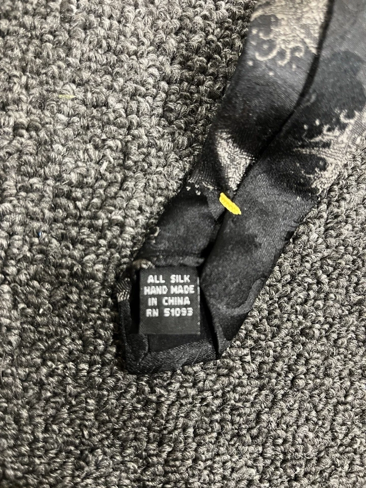 Corbata de seda hecha a mano Ed Hardy por Christian Audigier color negro pez Foto 4 de 4