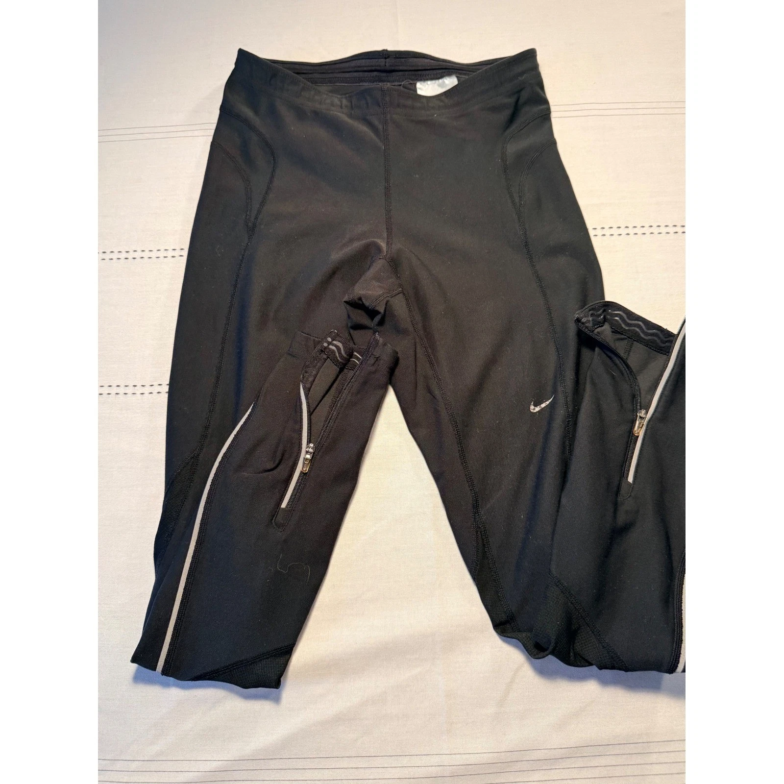 Nike Fit Dry Black Running Leggings Womens Small Zipped Ankle Reflective Tight
Opens in a new window