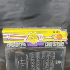 Bachmann Los Angeles Lakers NBA Diesel Locomotive HO Scale Yellow Purple 2004