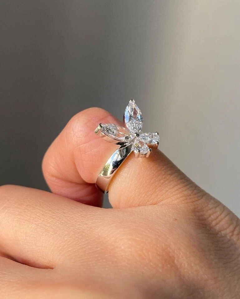 Anillo de compromiso con racimo de diamantes creado en laboratorio de 1,20 quilates de oro blanco sólido de 14 quilates talla 6 Foto 2 de 4