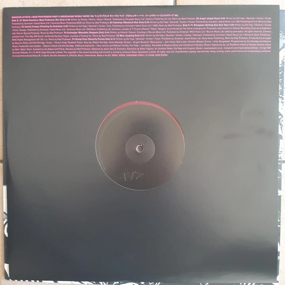 Massive Attack Mezzanine LP, photo 2 sur 4