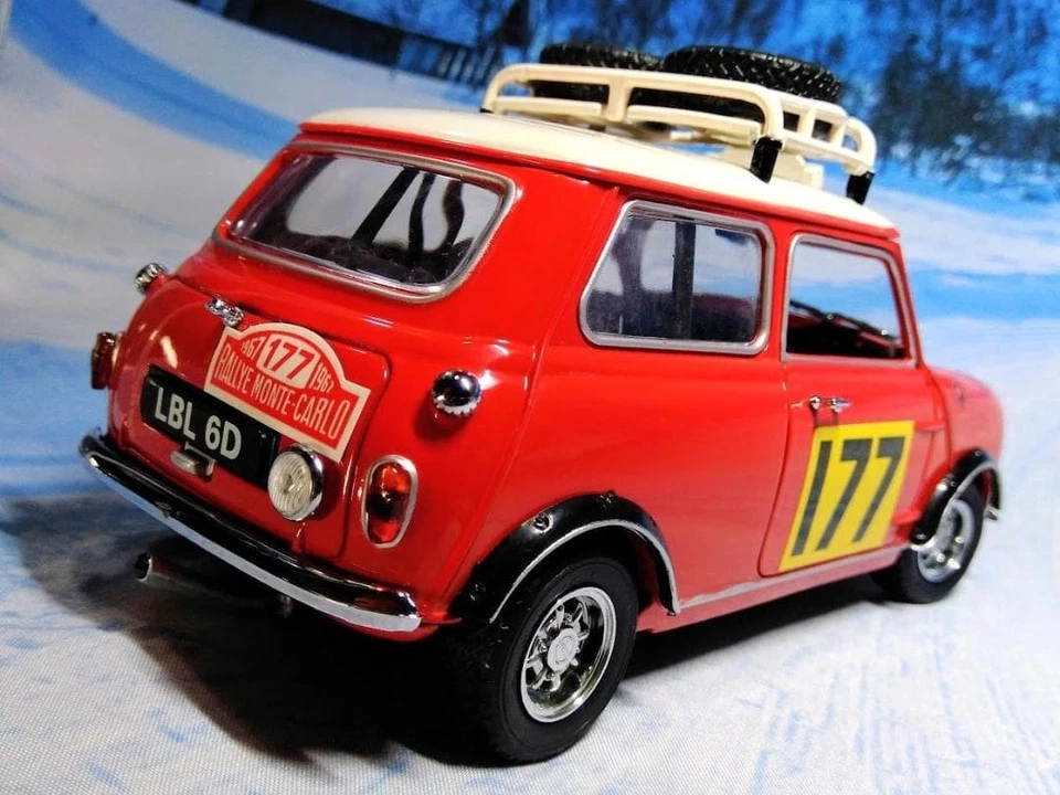 KYOSHO 1/18 Morris Mini Cooper 1275S #177 Monte Carlo Rally 1967 - Image 4 of 4