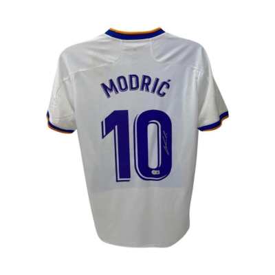 SOCCER Luka Modric REAL MADRID autograph, In-Person signed jersey